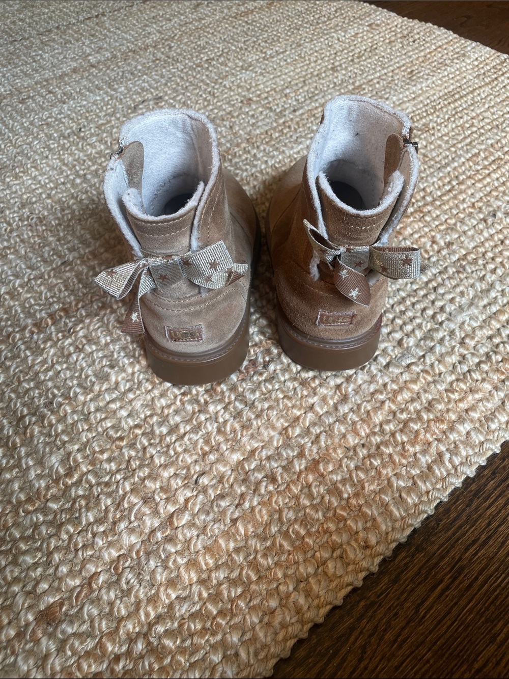 UGG Boots - Picture 4 of 7